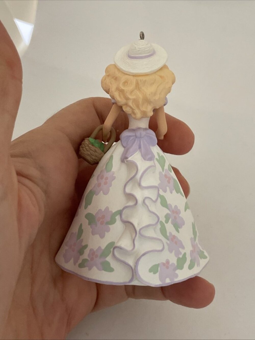 1995 Collectors Hallmark Keepsake Christmas Ornament Springtime Barbie - Picture 5 of 7